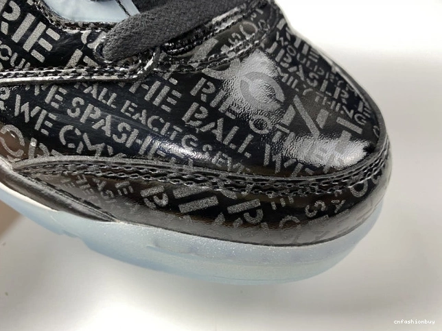 Doernbecher AIR 633068-010 Jordan Retro 5 0720